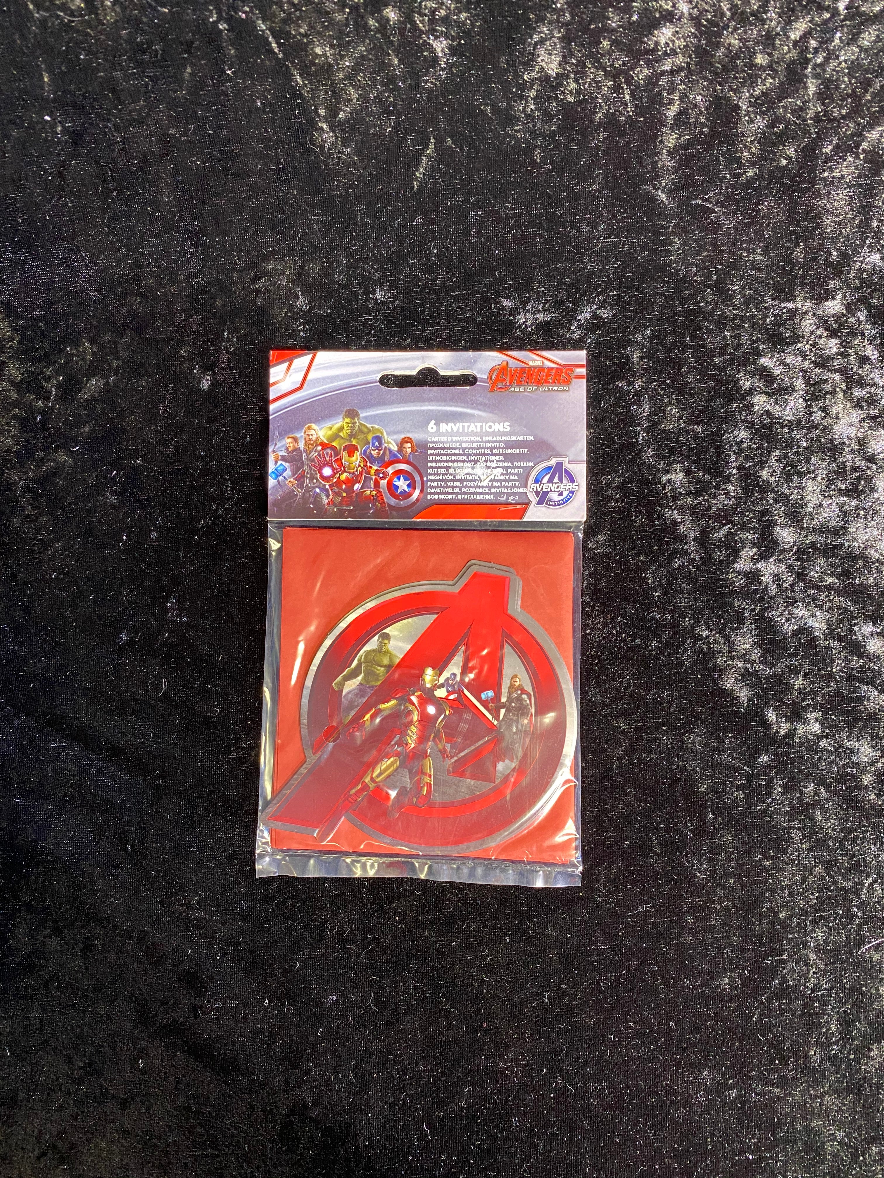 6 cartes invitations et enveloppes Avengers