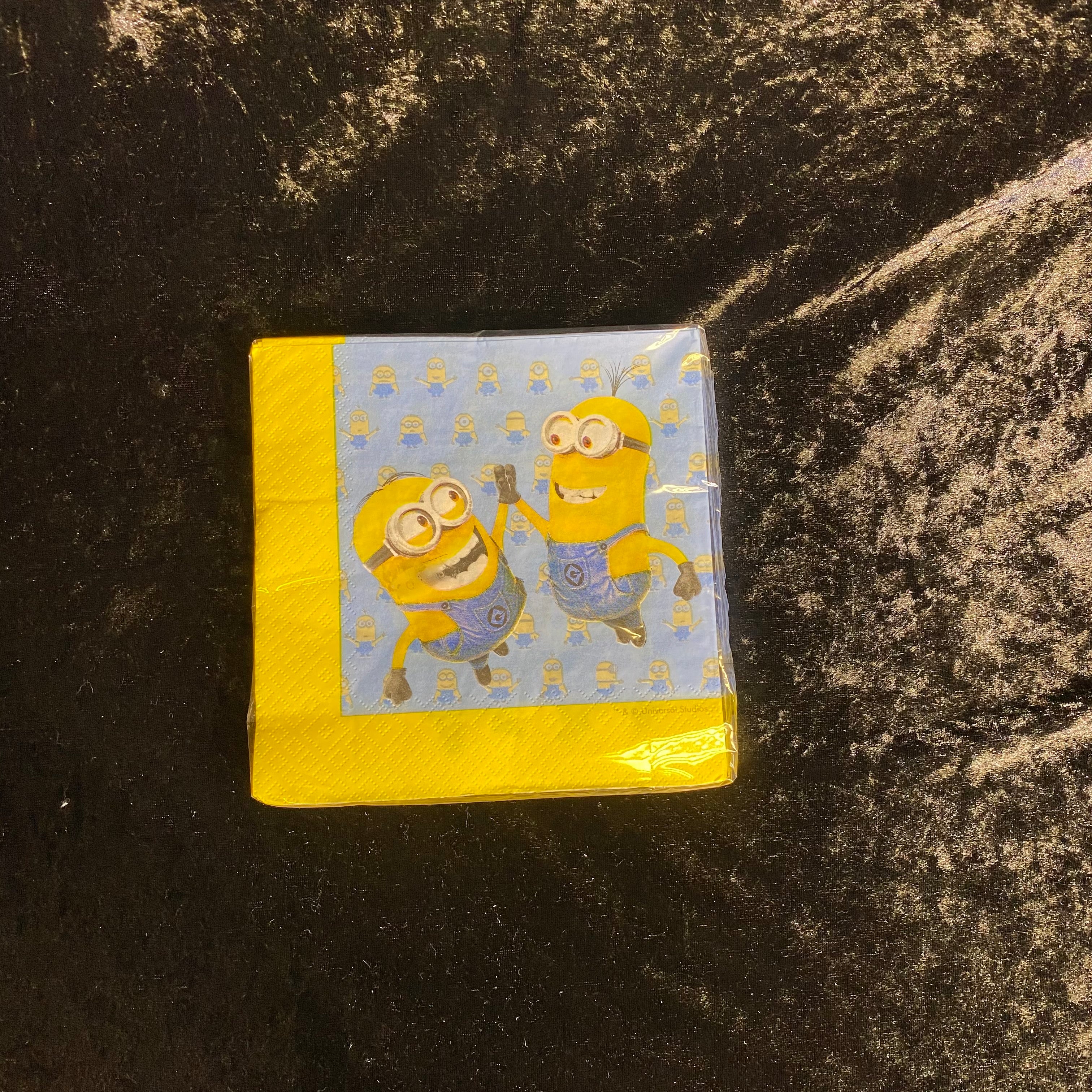 20 serviettes 2 plis 33x33cm Minions