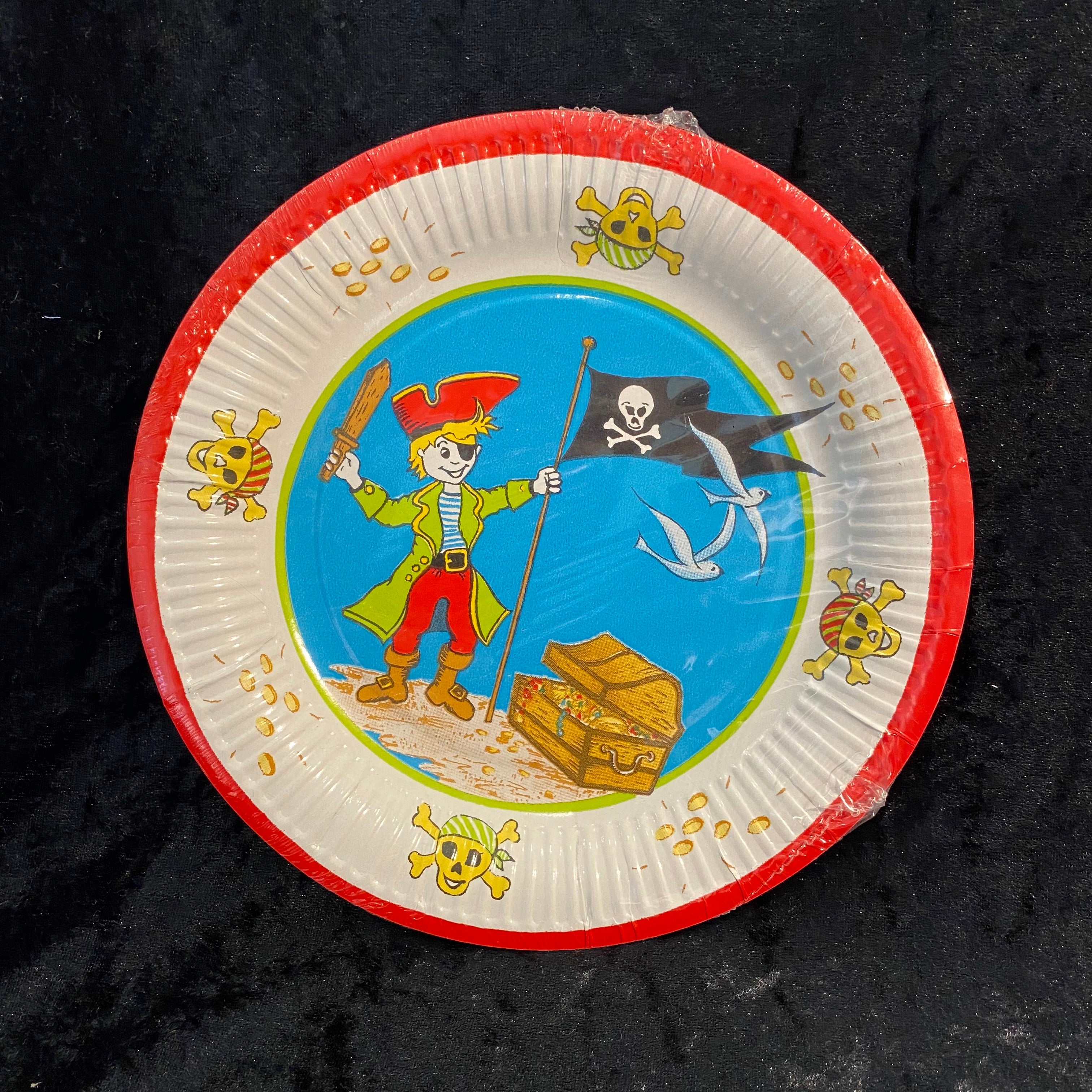 8 assiettes 23cm carton pirates