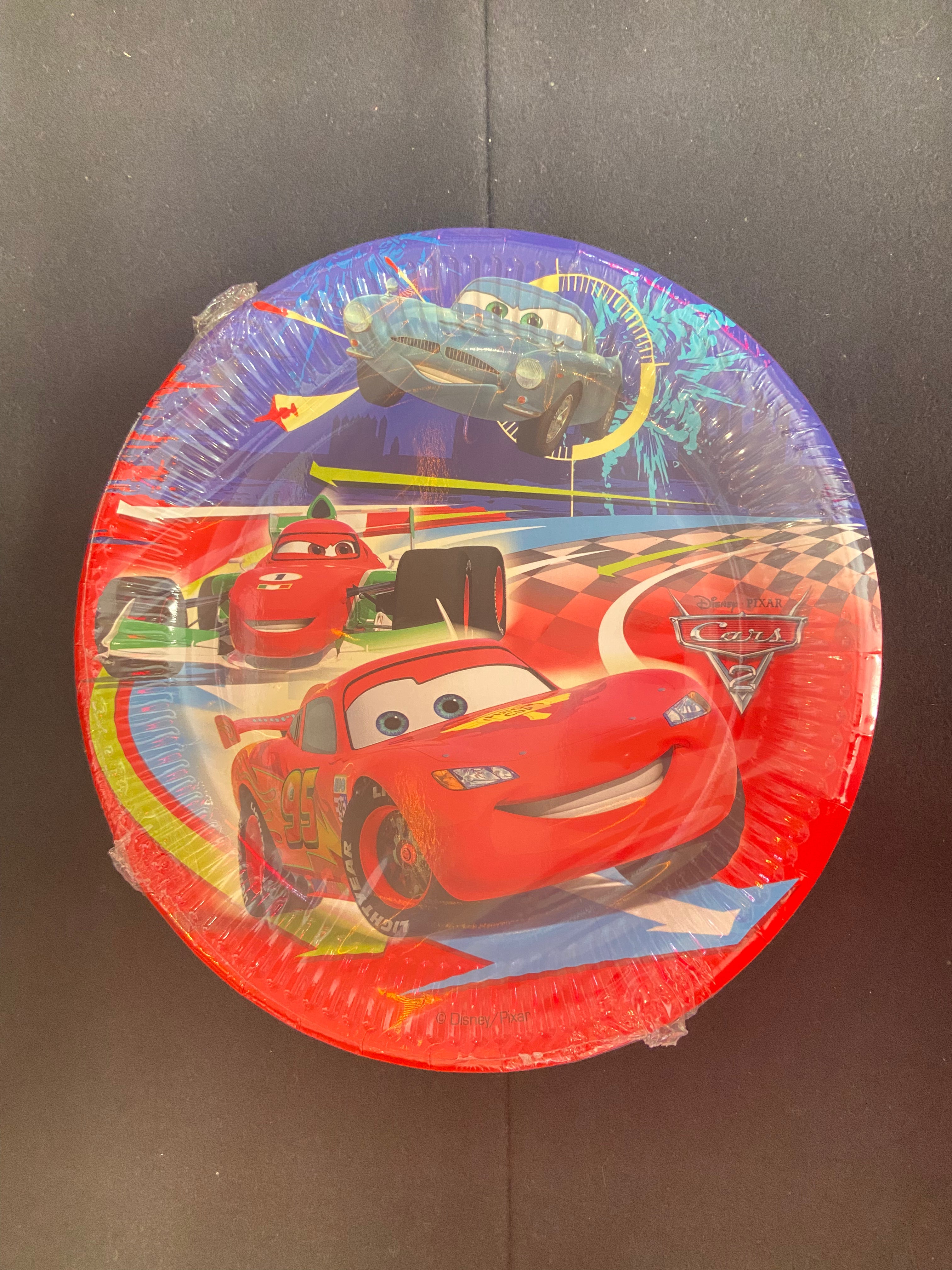 8 assiettes 23cm Cars 2