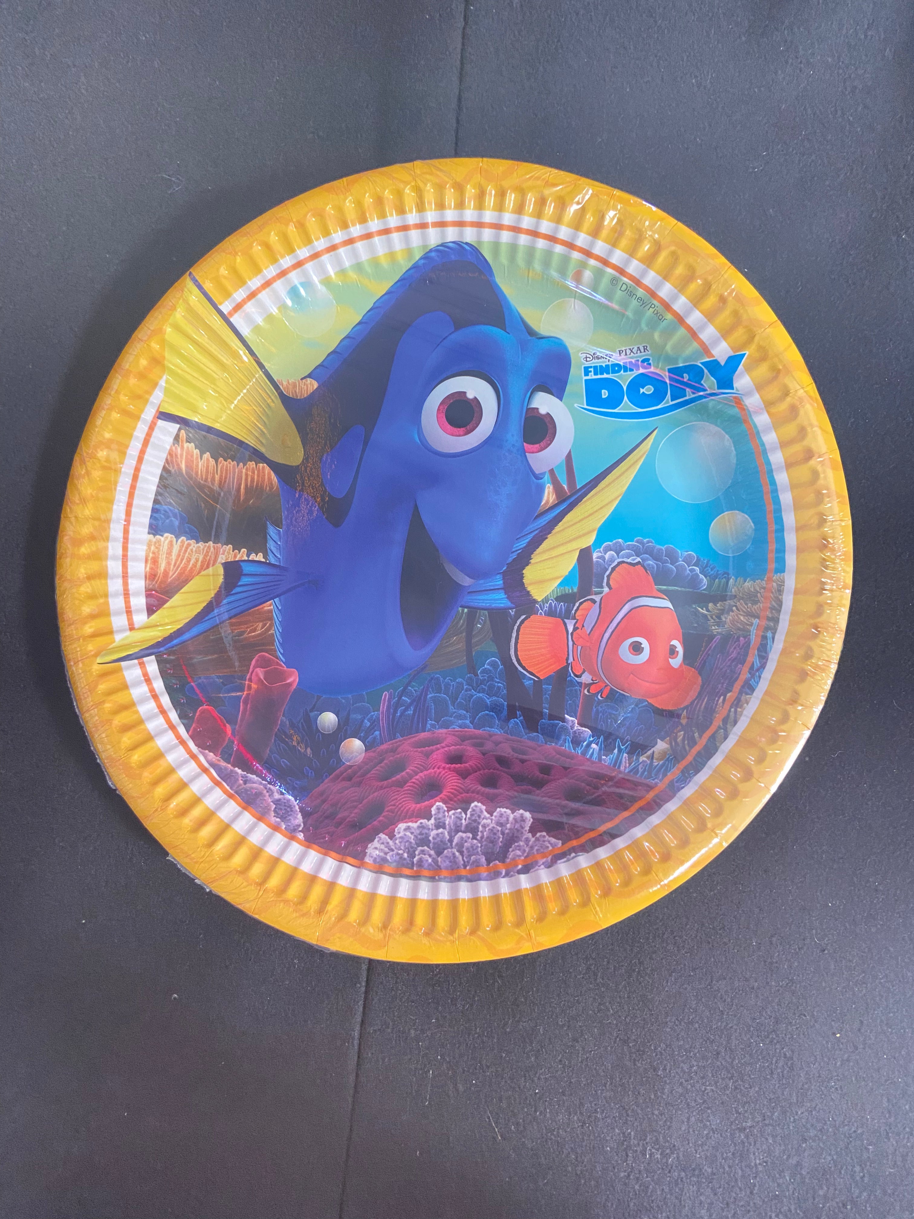 8 assiettes 23 cm Némo et Dory